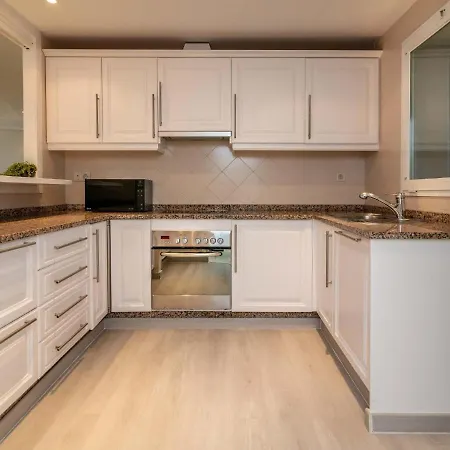 Vacation I Jardines De Ventura Del Mar, Walk To Puerto Banus Marina, A Minute From The Beach, Groundfloor, Family Friendly And Pool Appartement