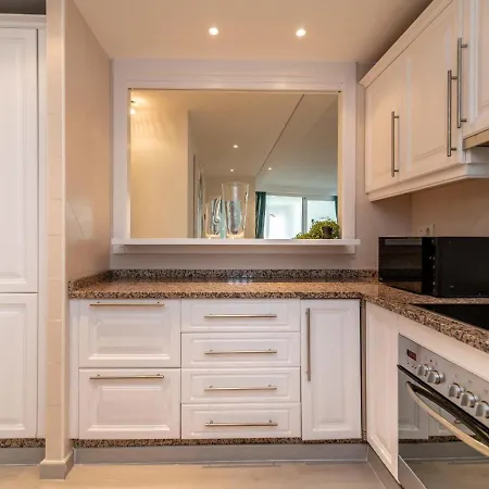 Vacation I Jardines De Ventura Del Mar, Walk To Puerto Banus Marina, A Minute From The Beach, Groundfloor, Family Friendly And Pool Marbella