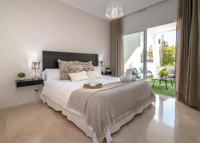 Vacation I Jardines De Ventura Del Mar, Walk To Puerto Banus Marina, A Minute From The Beach, Groundfloor, Family Friendly And Pool アパート