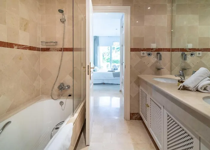 アパート Vacation I Jardines De Ventura Del Mar, Walk To Puerto Banus Marina, A Minute From The Beach, Groundfloor, Family Friendly And Pool マルベーリャ