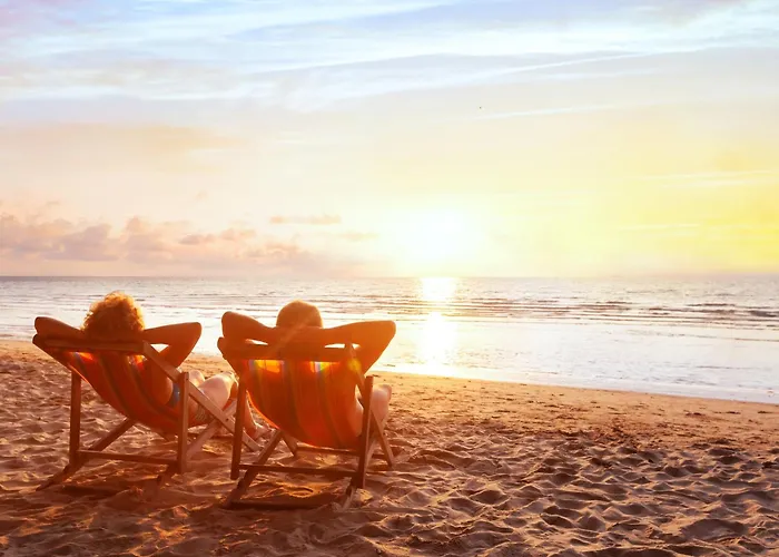 Vacation I Jardines De Ventura Del Mar, Walk To Puerto Banus Marina, A Minute From The Beach, Groundfloor, Family Friendly And Pool