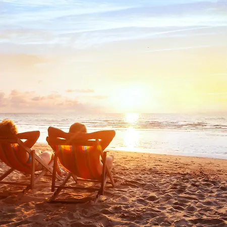 Vacation I Jardines De Ventura Del Mar, Walk To Puerto Banus Marina, A Minute From The Beach, Groundfloor, Family Friendly And Pool