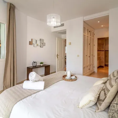 Vacation I Jardines De Ventura Del Mar, Walk To Puerto Banus Marina, A Minute From The Beach, Groundfloor, Family Friendly And Pool Διαμέρισμα *